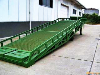 廣州移動(dòng)式液壓登車橋